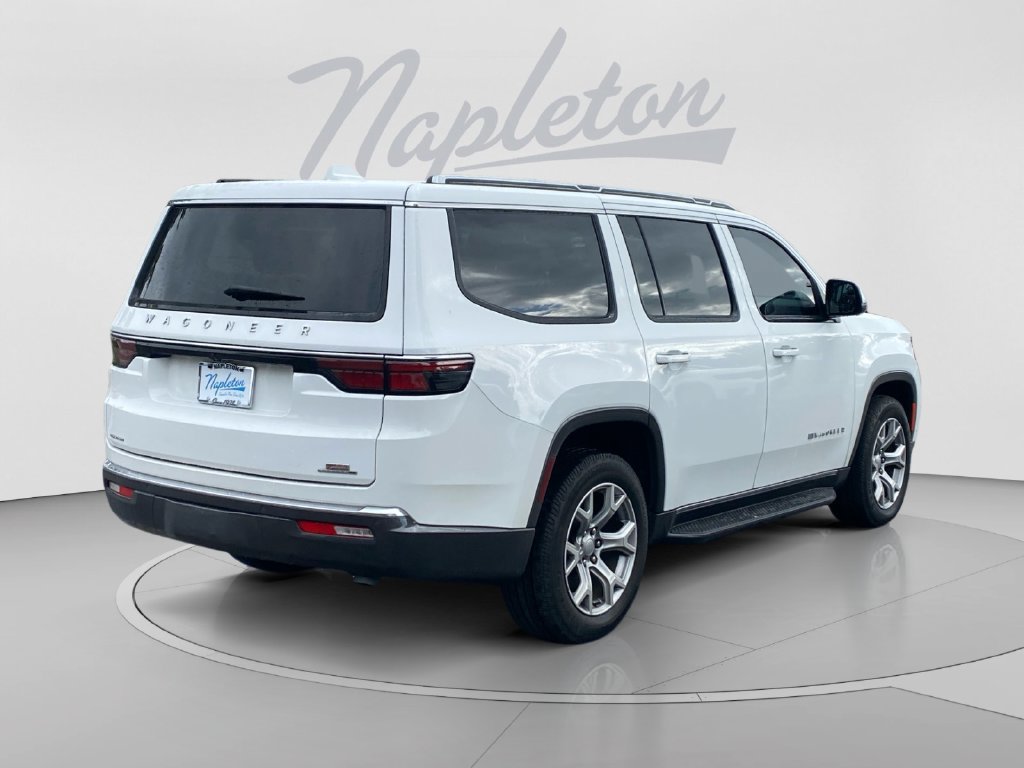 Used 2022 Jeep Wagoneer Series II AWD/4WD image 6