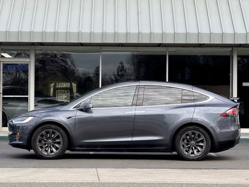 Used 2018 Tesla Model X 100D image 6