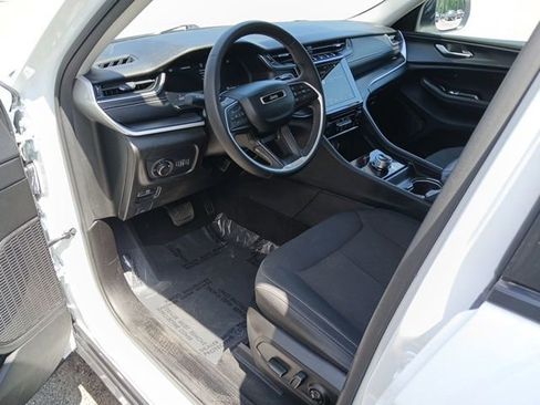 Used 2023 Jeep Grand Cherokee L Laredo RWD image 48