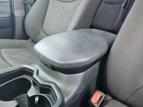 Used 2021 Toyota RAV4 XLE image 11