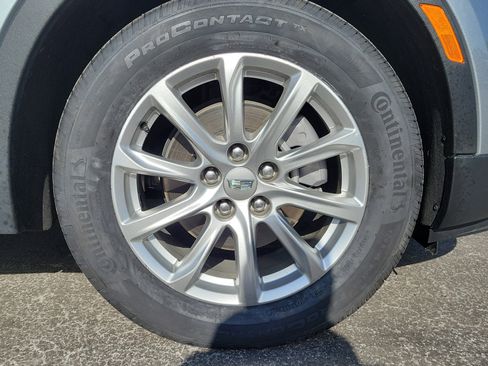 Used 2023 Cadillac XT4 Luxury w/ Cold Weather Package image 10