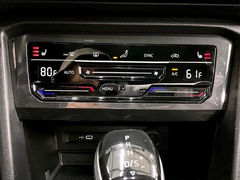 Used 2022 Volkswagen Tiguan SE R-Line image 36