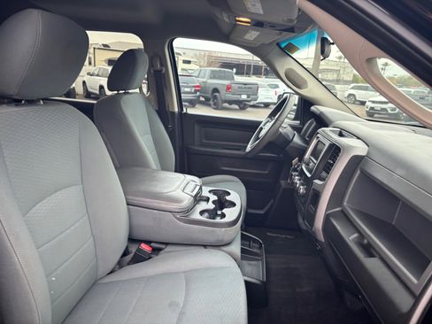 Used 2017 RAM 1500 Express w/ Black Ram 1500 Express Group image 30