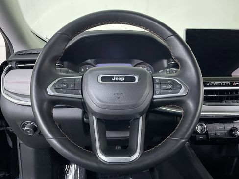 Used 2022 Jeep Compass Limited image 14