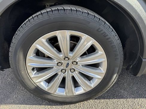 Used 2020 Ford Explorer Limited image 10