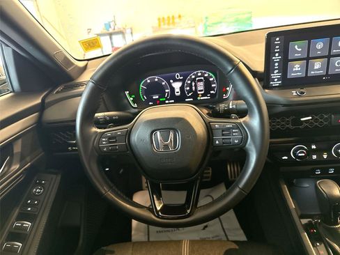 Used 2023 Honda Accord Sport image 11