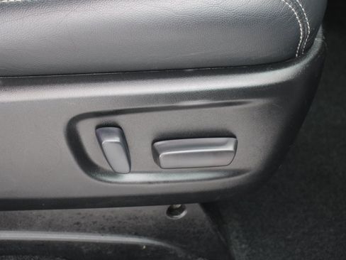 Used 2017 Toyota Sienna SE Premium image 22