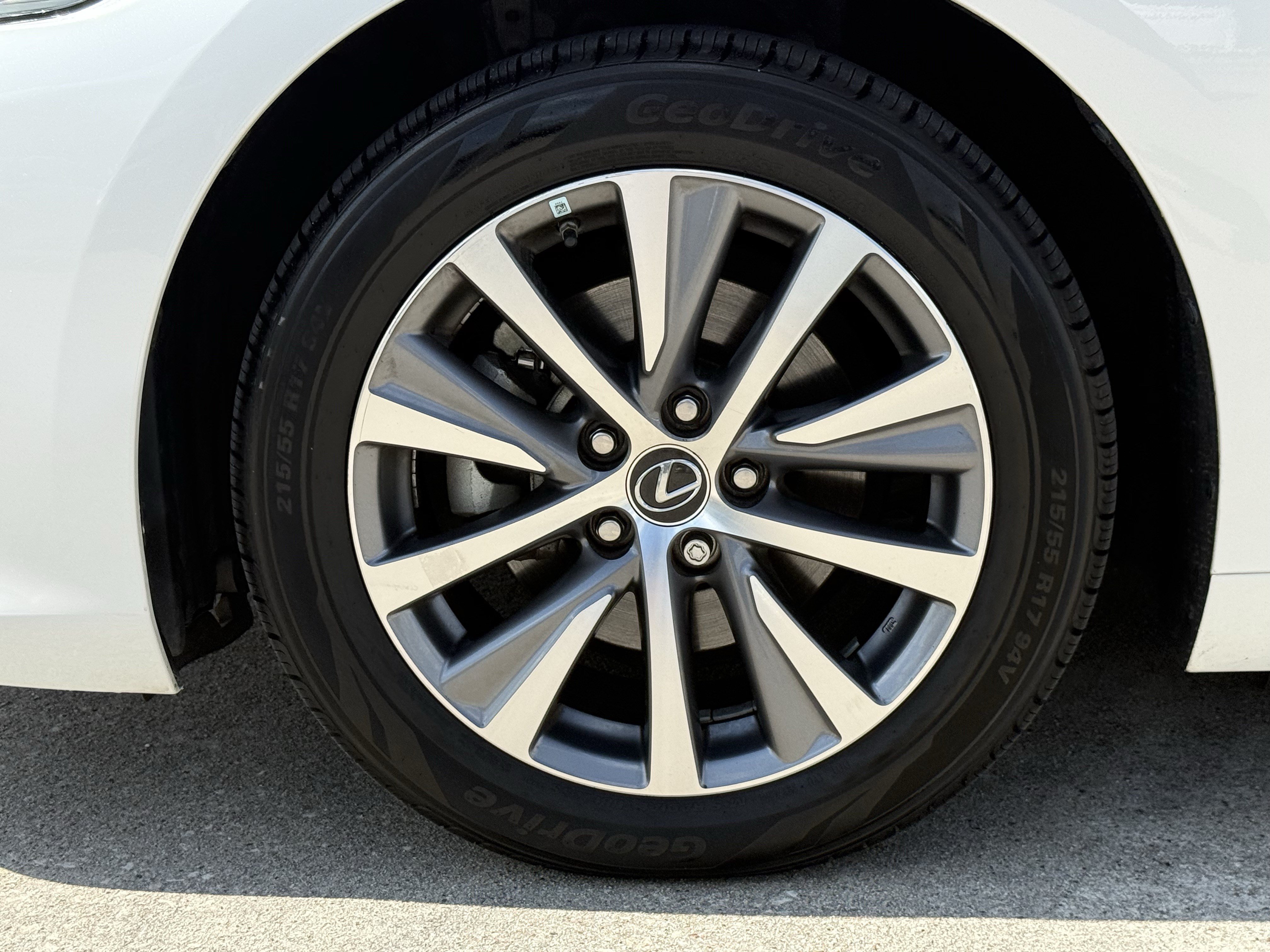 Used 2021 Lexus ES 350 w/ Accessory Package FWD image 11