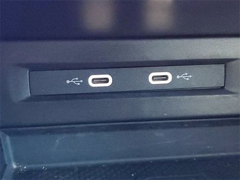 Certified 2023 Volkswagen Tiguan SE image 25