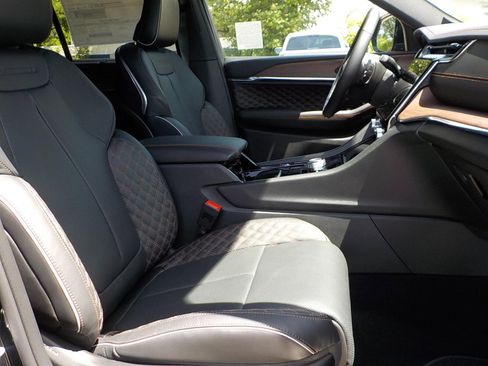 New 2025 Jeep Grand Cherokee Summit w/ Adv Protech Group IV image 15