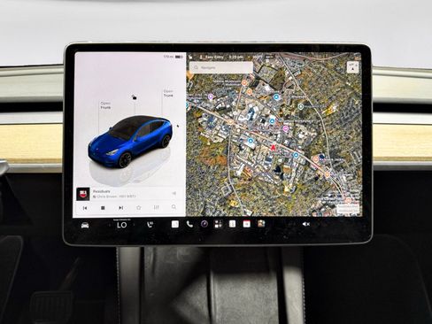 Used 2024 Tesla Model Y Long Range AWD/4WD image 8