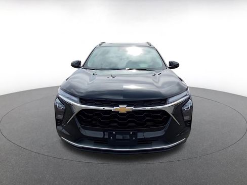 Used 2025 Chevrolet Trax LT w/ LT Convenience Package image 4