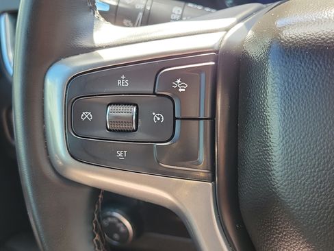 Used 2024 Chevrolet Suburban LT RWD image 27