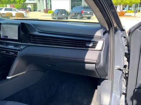 Used 2025 Toyota Camry LE FWD image 18