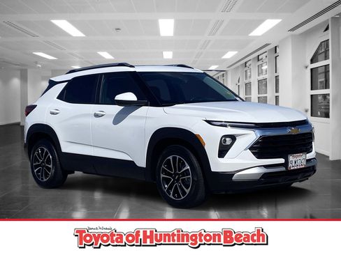 Used 2024 Chevrolet TrailBlazer LT w/ Convenience Package FWD image 1