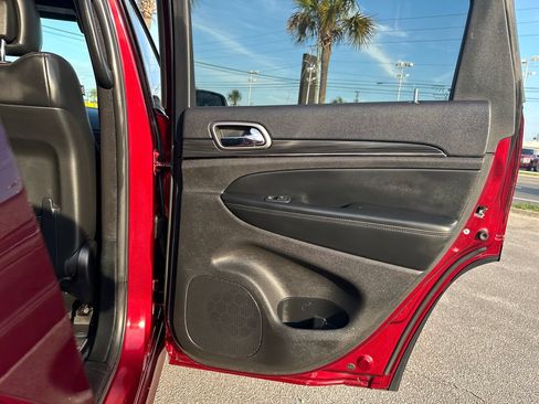 Used 2020 Jeep Grand Cherokee Limited RWD image 15