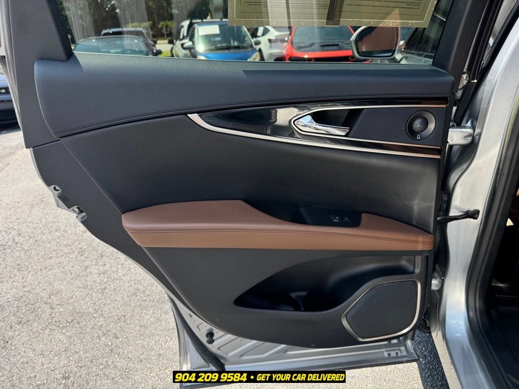 Used 2021 Lincoln Nautilus Reserve FWD image 28