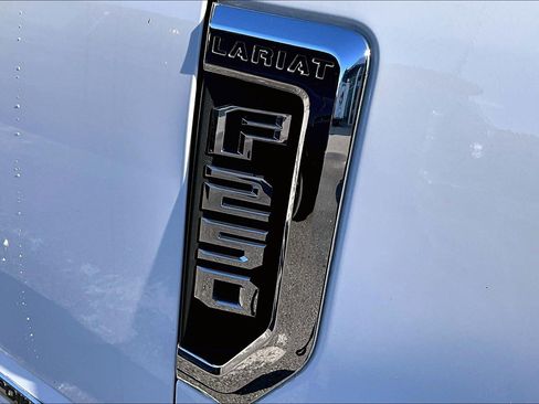 Used 2022 Ford F250 Lariat w/ Lariat Ultimate Package image 8