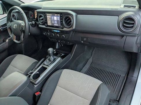 Certified 2022 Toyota Tacoma TRD Off-Road image 20
