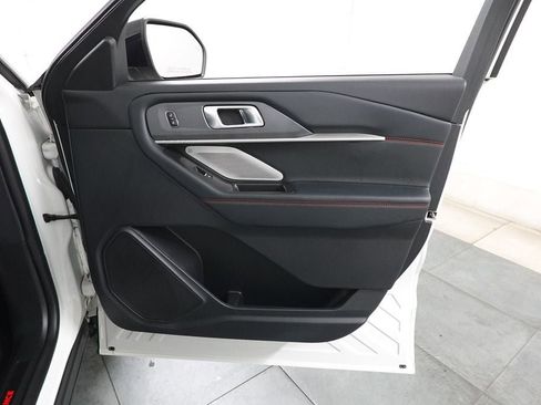 Certified 2025 Ford Explorer ST AWD/4WD image 33