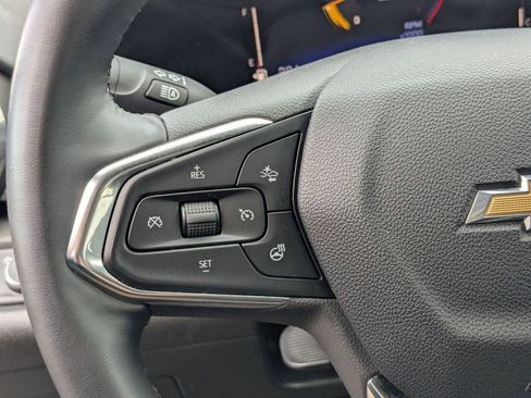 Used 2025 Chevrolet Trax LT w/ LT Convenience Package image 17