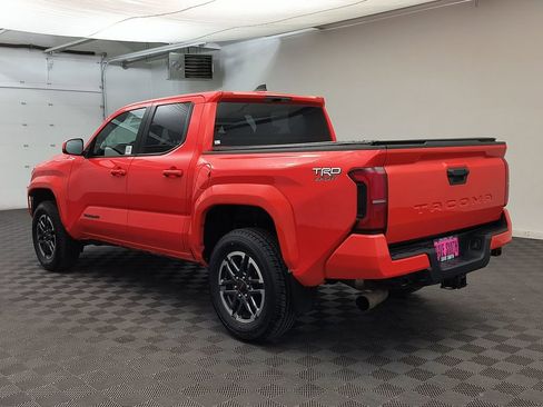 Used 2024 Toyota Tacoma TRD Sport AWD/4WD image 3