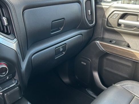 Used 2019 Chevrolet Silverado 1500 RST image 16