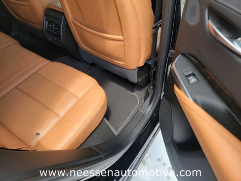 Used 2023 Cadillac XT4 Sport FWD image 11