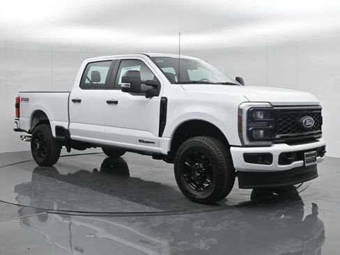Used 2024 Ford F250 XL w/ STX Appearance Package AWD/4WD image 3