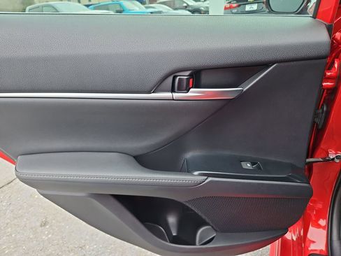 Used 2019 Toyota Camry XSE image 30