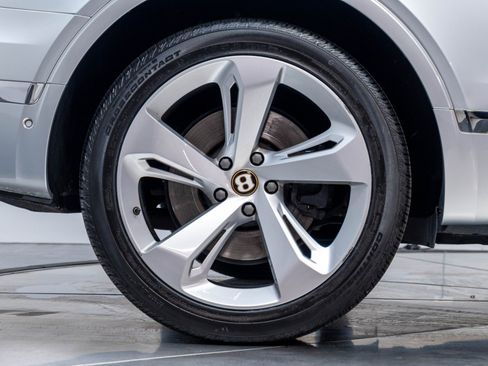 Used 2020 Bentley Bentayga AWD/4WD image 26