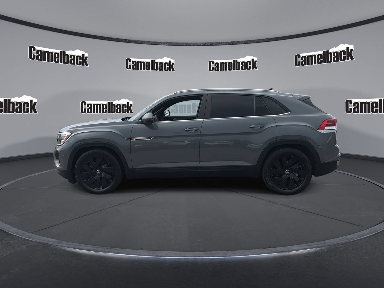 Used 2024 Volkswagen Atlas Cross Sport SE FWD image 4