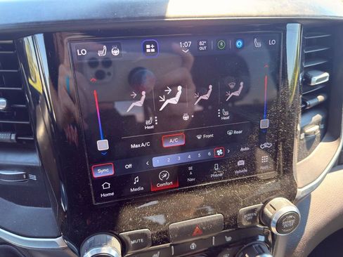 Used 2022 RAM 2500 Big Horn w/ Level C Equiment Group AWD/4WD image 31