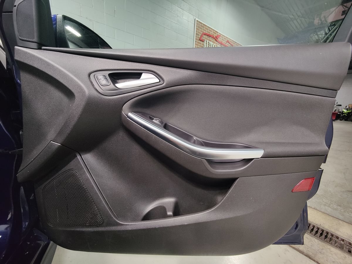 Used 2016 Ford Focus ST w/ Equipment Group 401A FWD image 11