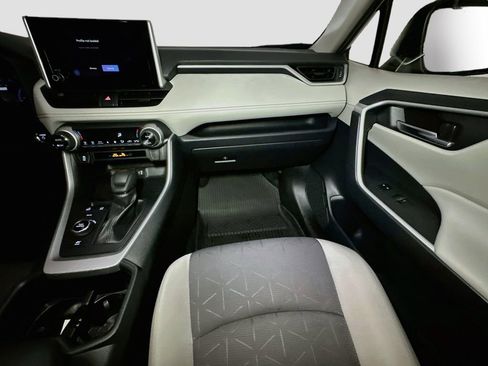 Used 2023 Toyota RAV4 XLE image 29