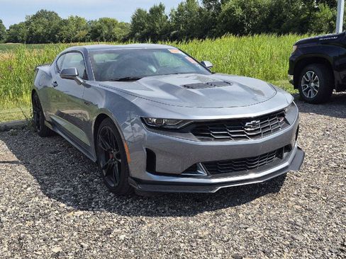 Used 2021 Chevrolet Camaro LT RWD image 2