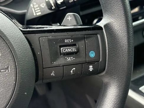 Used 2023 Nissan Rogue SV AWD/4WD image 34