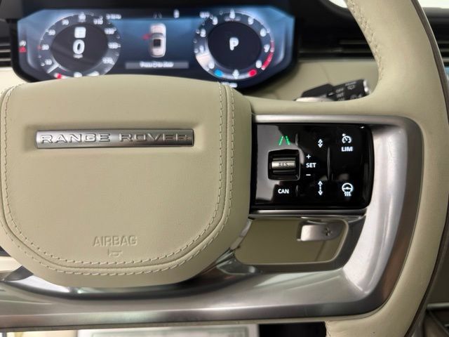 Used 2025 Land Rover Range Rover Long Wheelbase Autobiography AWD/4WD image 19