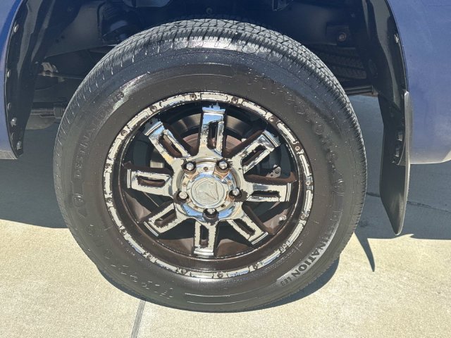 Used 2014 Toyota Tundra SR5 w/ SR5 Upgrade Package AWD/4WD image 4