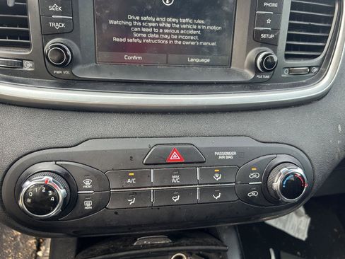 Used 2020 Kia Sorento L image 8