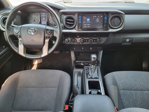 Used 2017 Toyota Tacoma TRD Off-Road w/ Tow Package (A/T) AWD/4WD image 24
