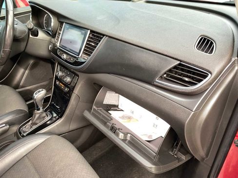 Used 2019 Buick Encore Sport Touring image 27