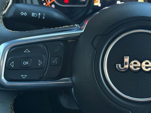 Used 2024 Jeep Wrangler Sahara image 27