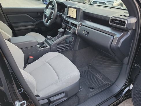 Used 2025 Toyota 4Runner SR5 image 28