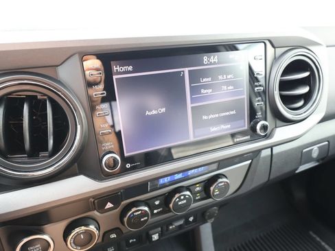 Used 2021 Toyota Tacoma TRD Off-Road w/ Technology Package AWD/4WD image 22