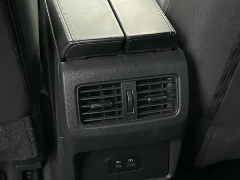 Used 2023 Nissan Rogue SV image 25