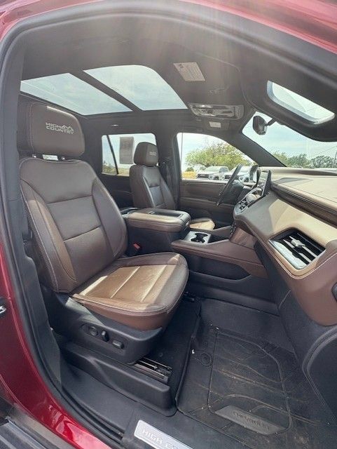 Used 2021 Chevrolet Tahoe High Country w/ Premium Package AWD/4WD image 9