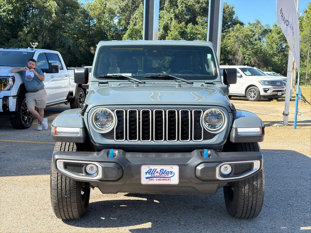 Used 2024 Jeep Wrangler Unlimited Sahara AWD/4WD image 15