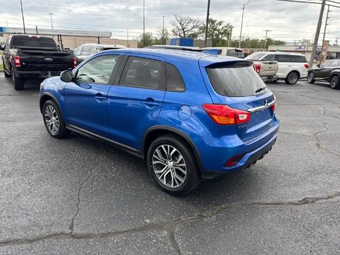 Used 2018 Mitsubishi Outlander Sport ES image 3