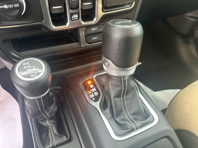 Used 2023 Jeep Wrangler Unlimited Sahara w/ Cold Weather Group AWD/4WD image 23
